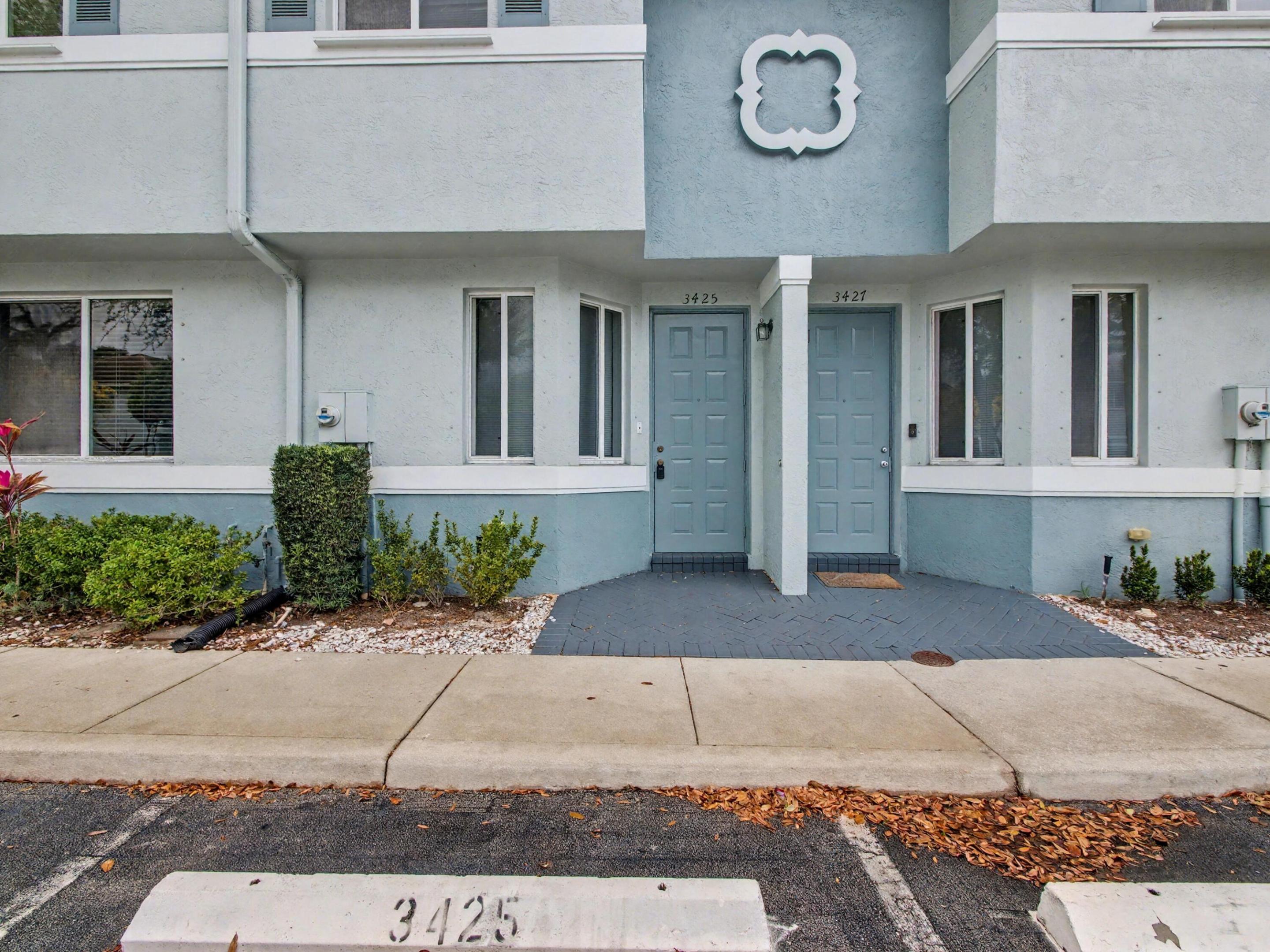 3425 Sonoma Dr