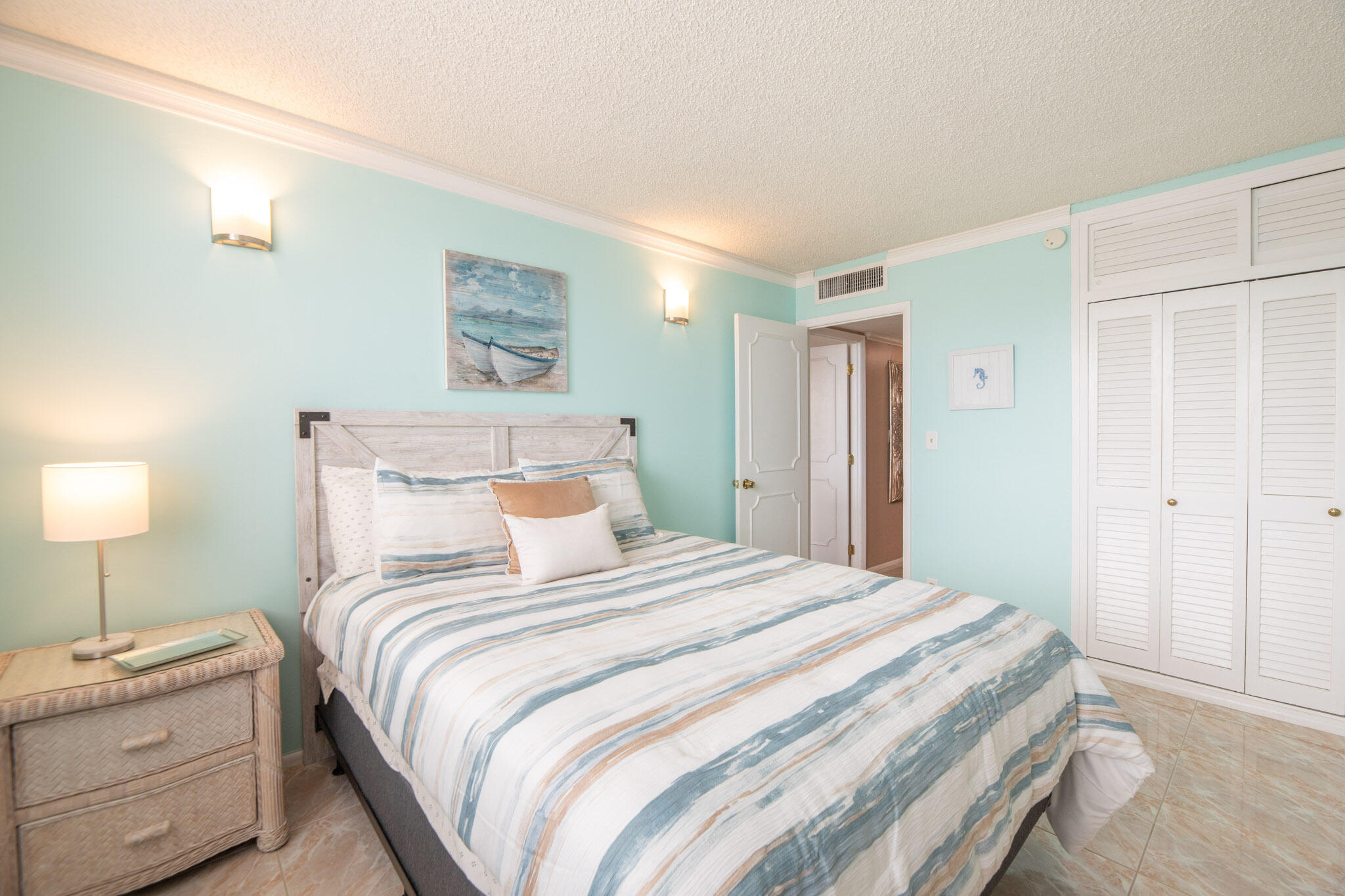 305 N Pompano Bch Blvd #1404 Pompano Beach, FL 33062
