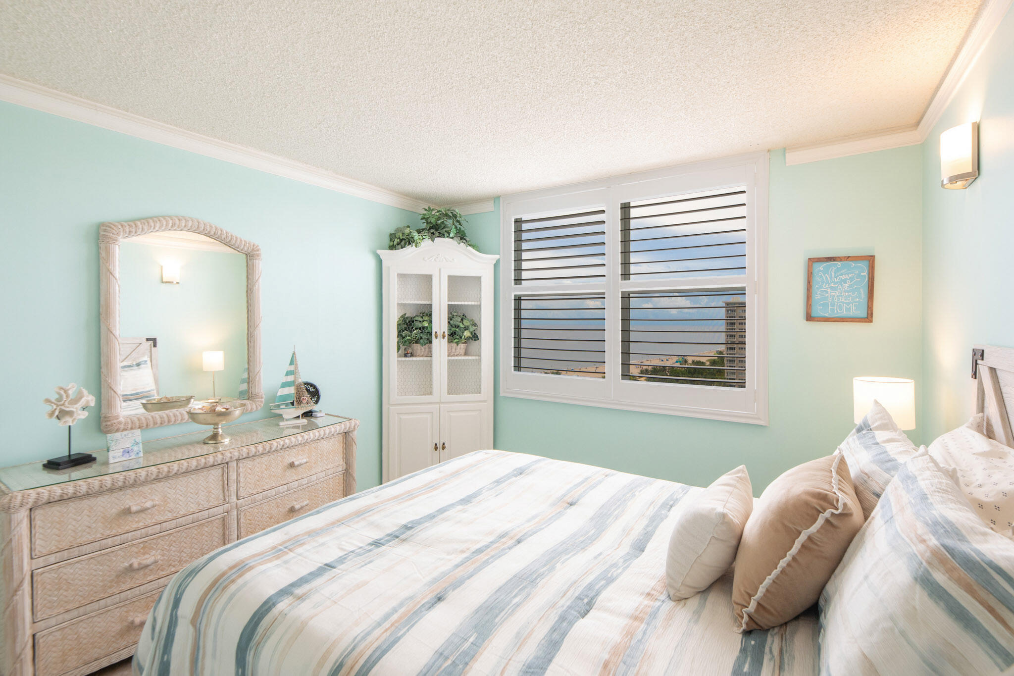 305 N Pompano Bch Blvd #1404 Pompano Beach, FL 33062
