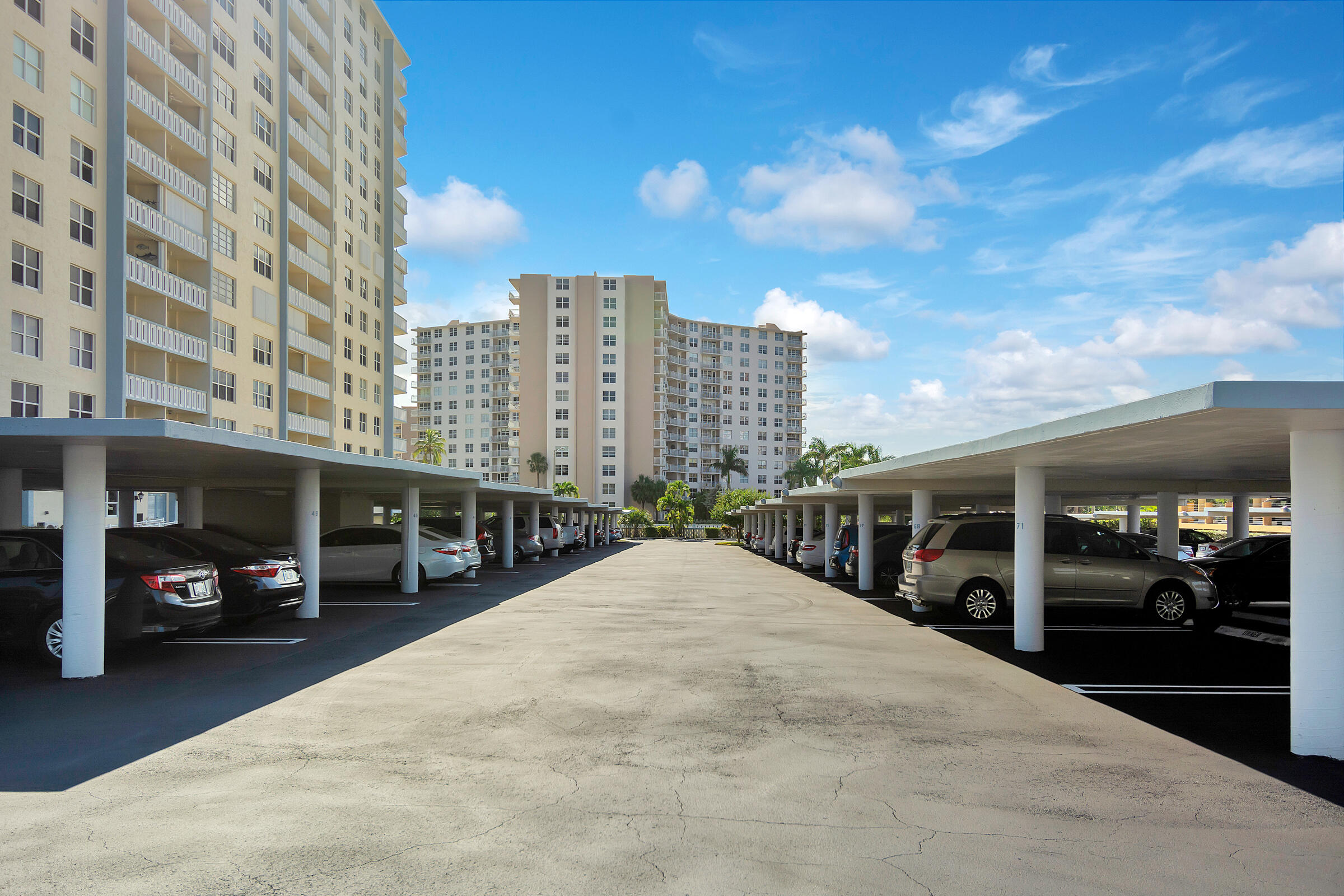 305 N Pompano Bch Blvd #1404 Pompano Beach, FL 33062