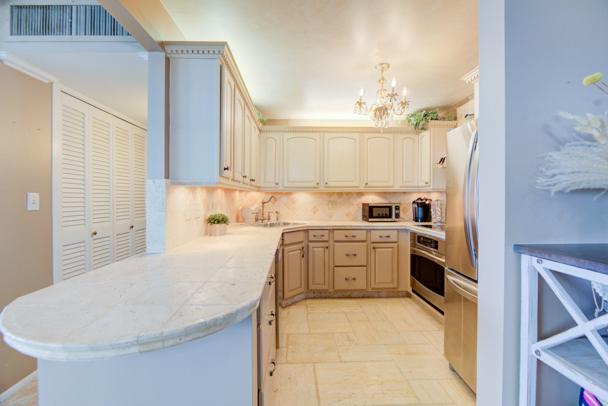 305 N Pompano Bch Blvd #1404 Pompano Beach, FL 33062