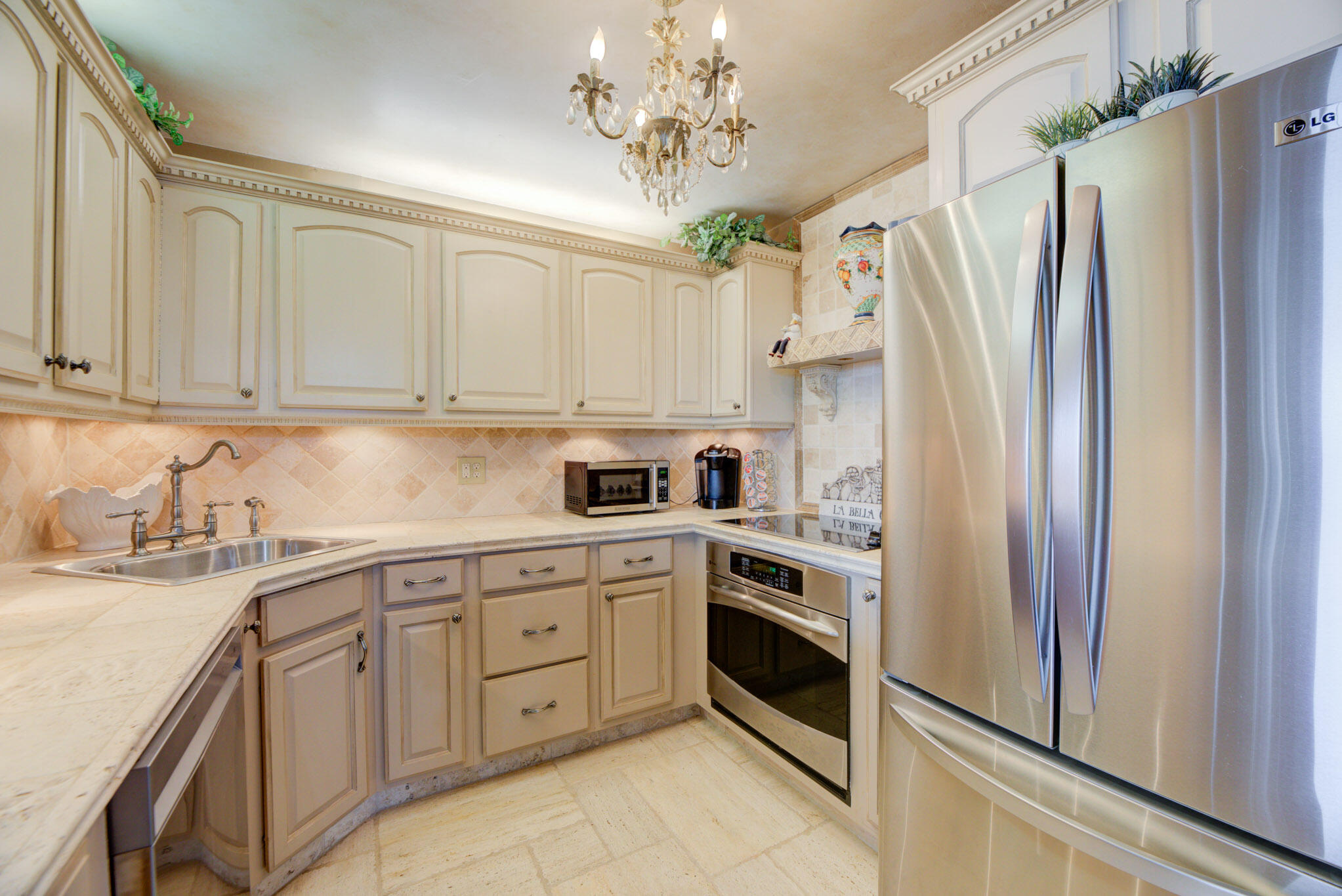 305 N Pompano Bch Blvd #1404 Pompano Beach, FL 33062