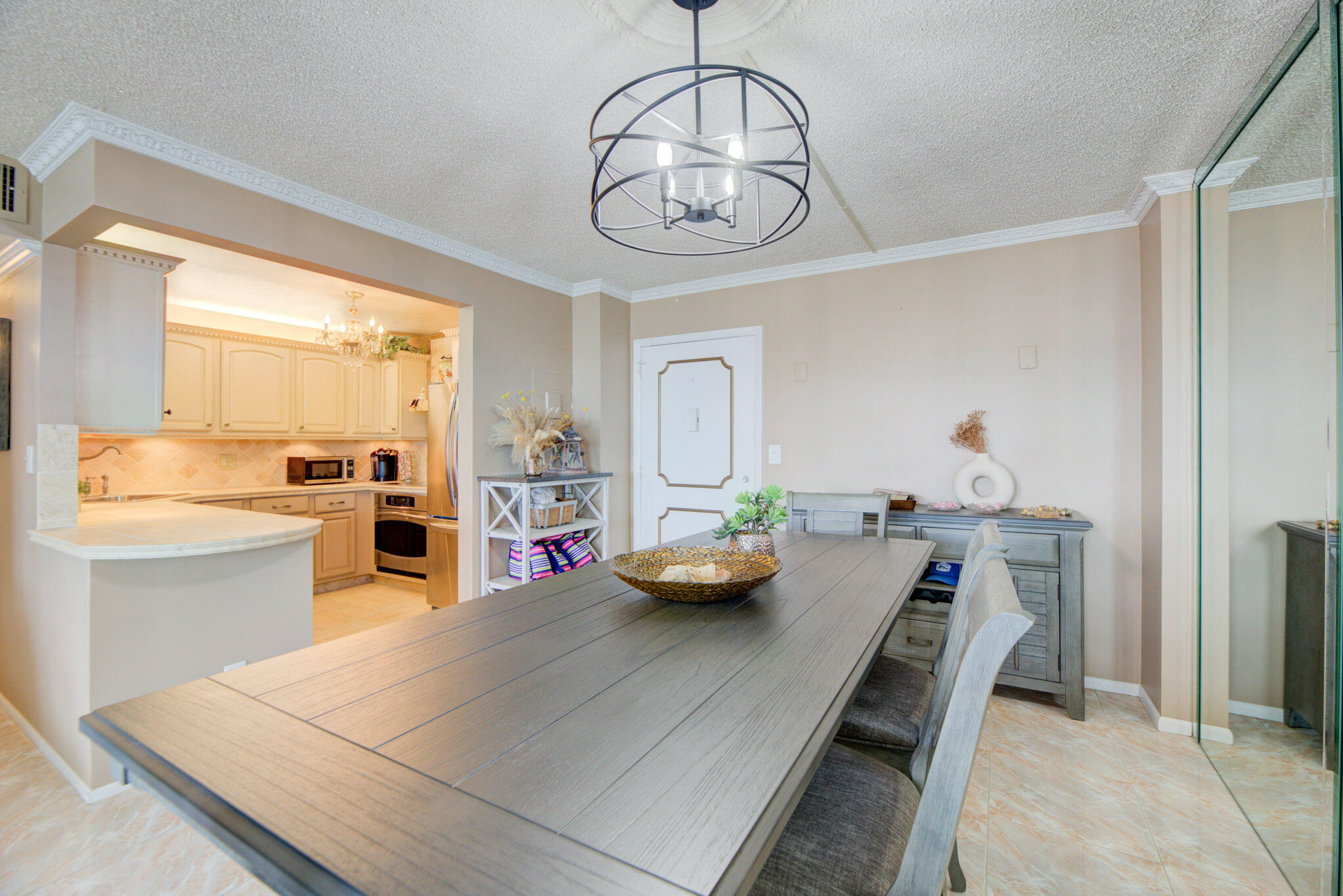 305 N Pompano Bch Blvd #1404 Pompano Beach, FL 33062