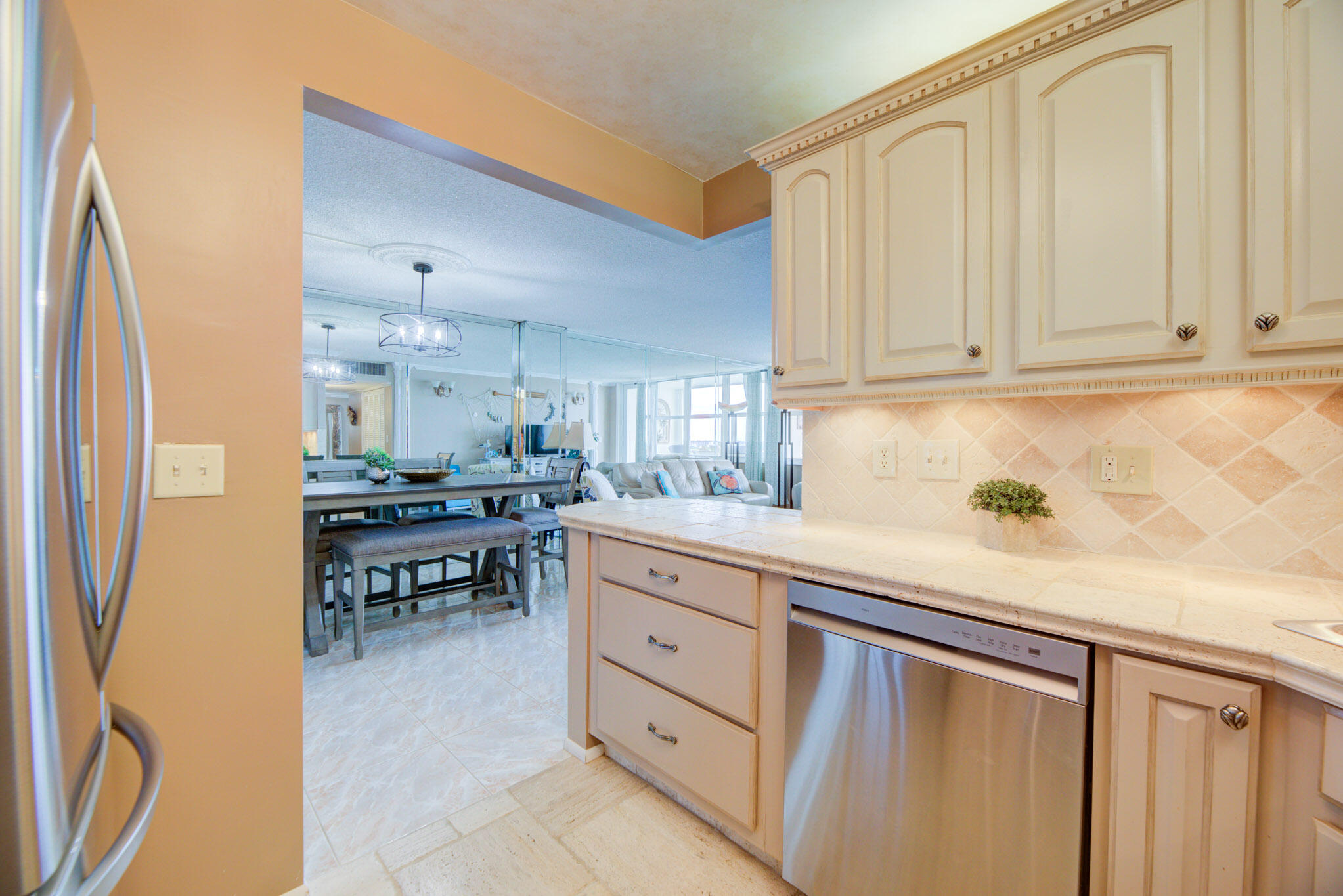 305 N Pompano Bch Blvd #1404 Pompano Beach, FL 33062