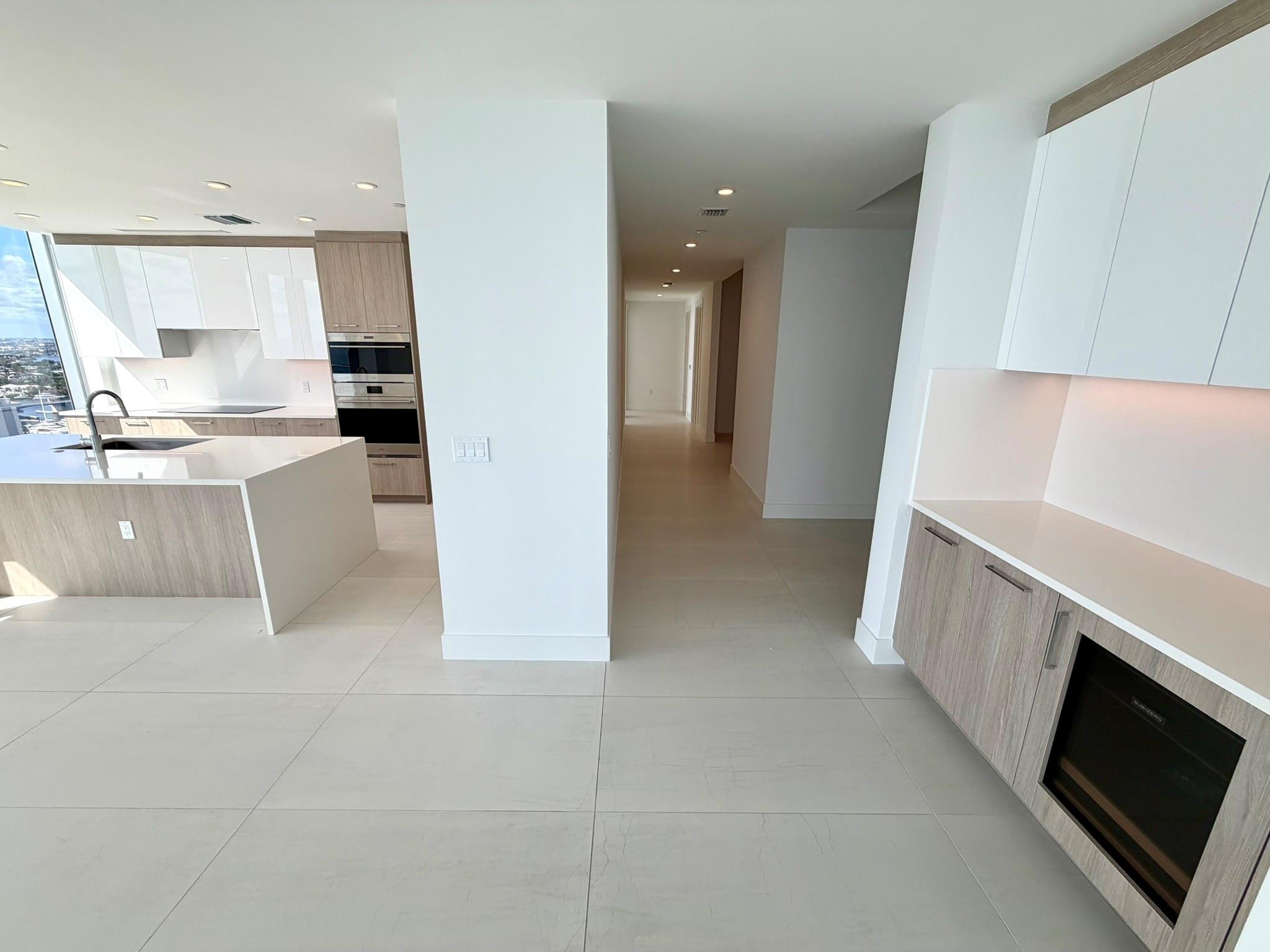 image Selene Oceanfront Residen31