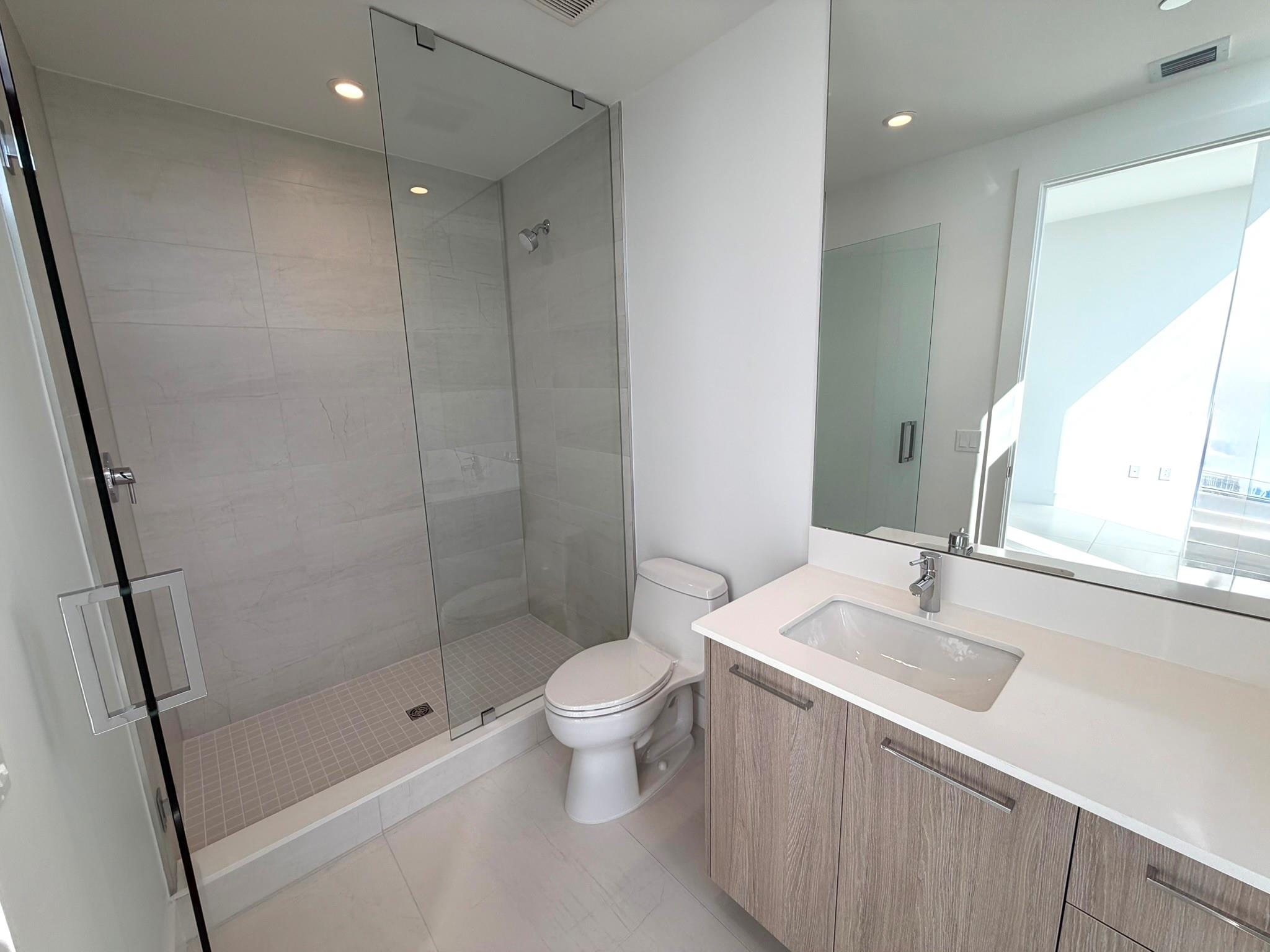 image Selene Oceanfront Residen33