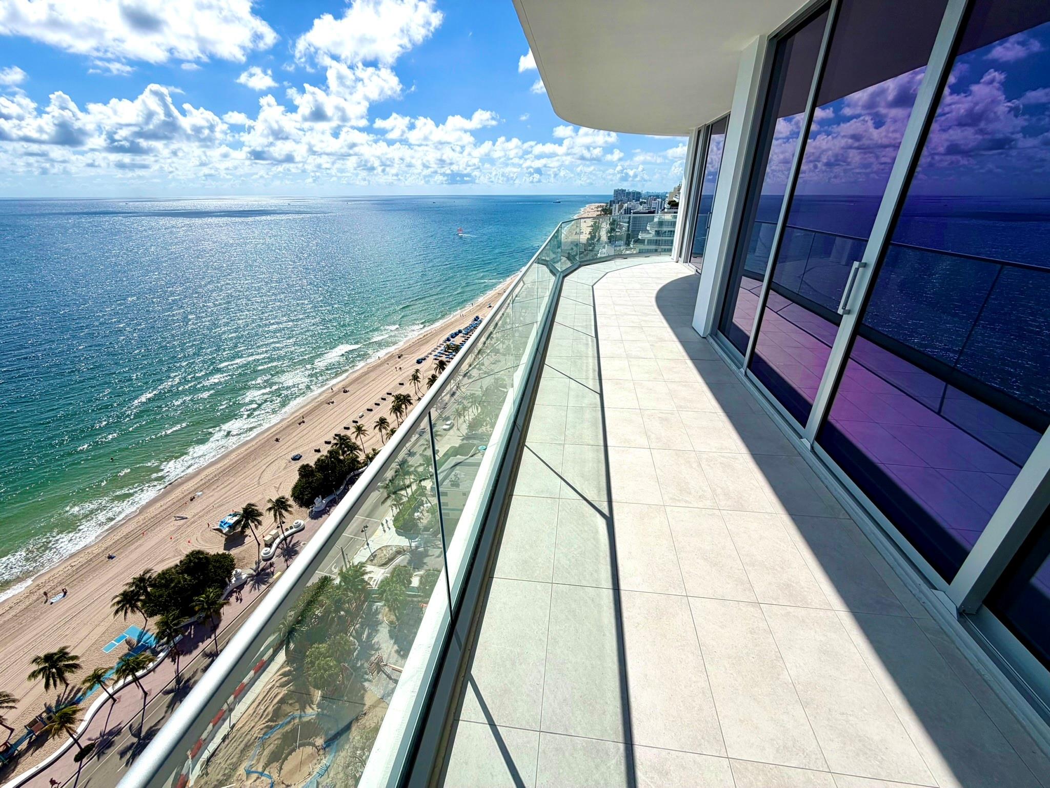 image Selene Oceanfront Residen37