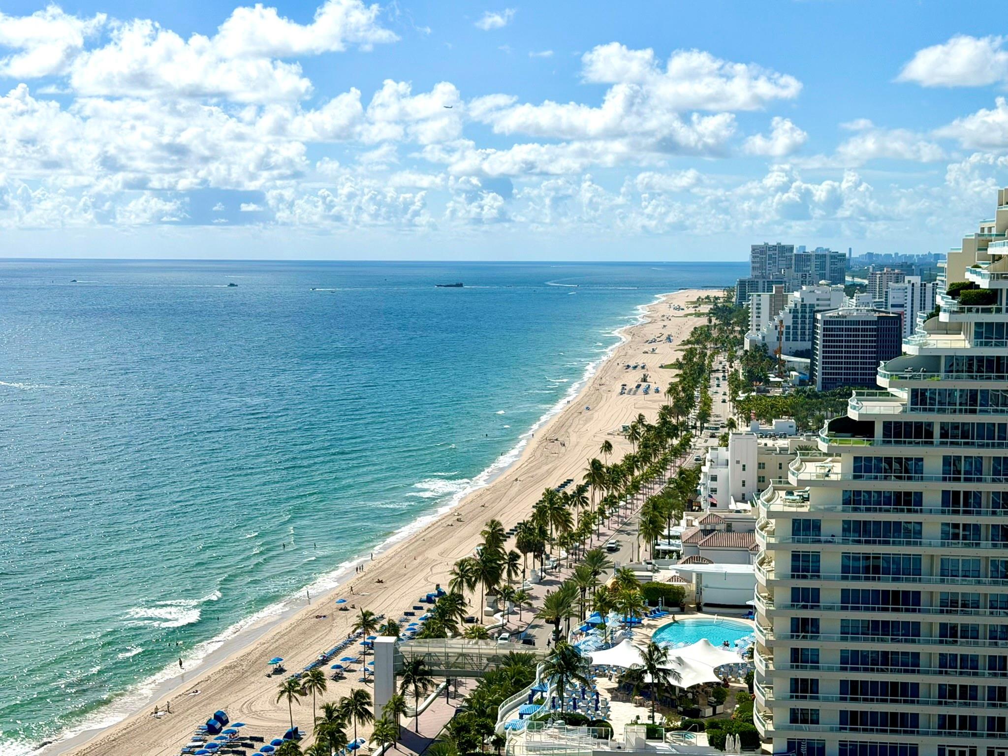 image Selene Oceanfront Residen40