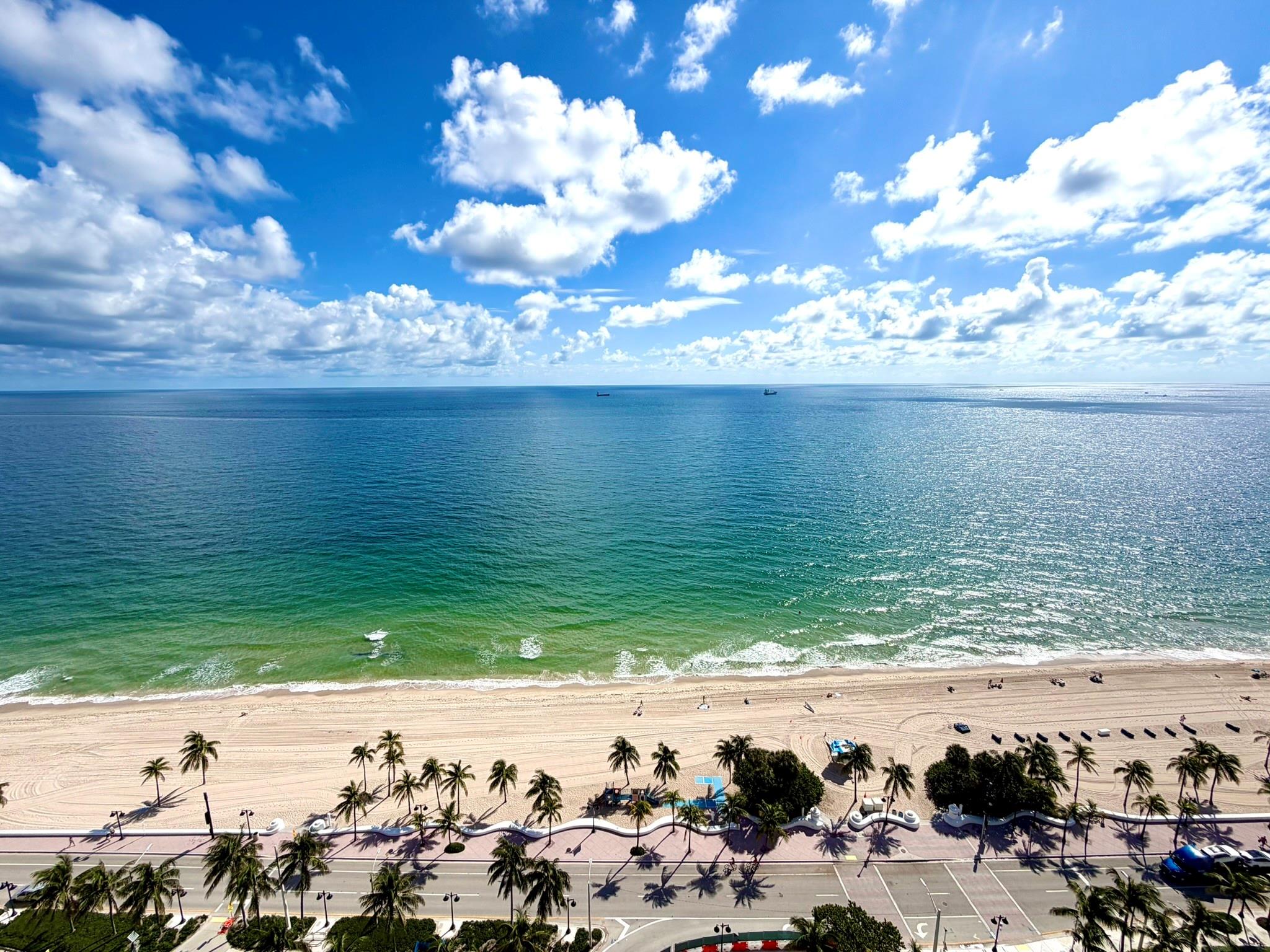 image Selene Oceanfront Residen41