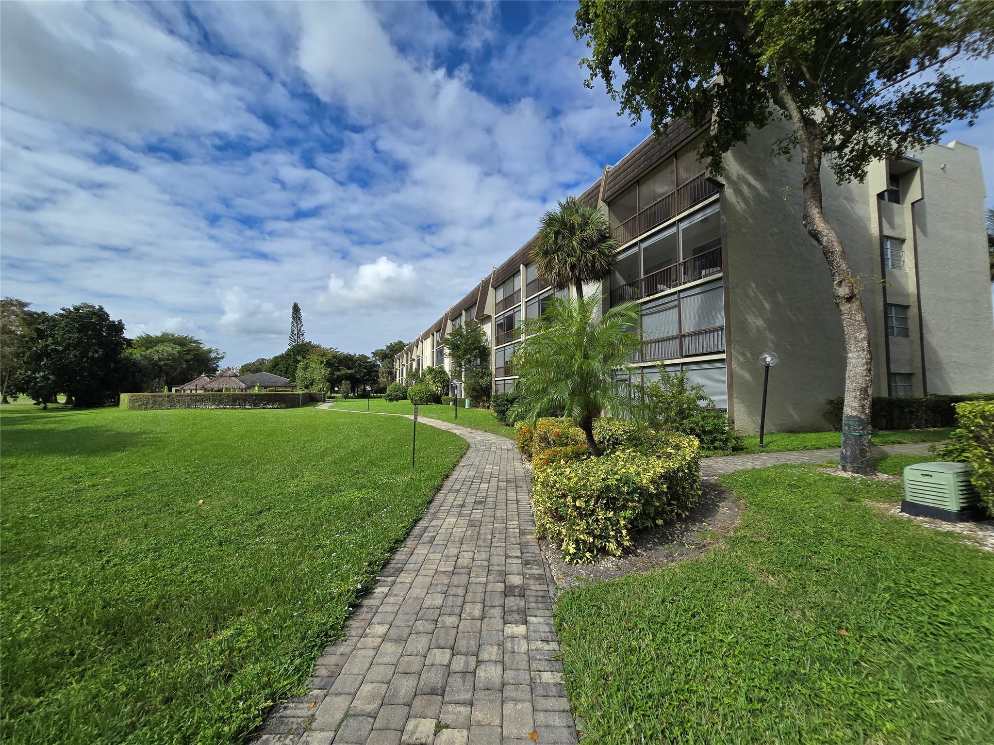 6200 NW 44th St #301,Lauderhill, FL 33319