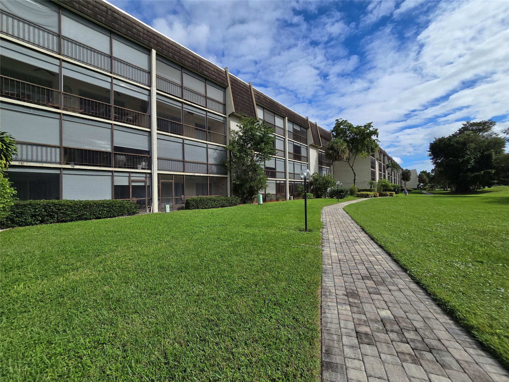 6200 NW 44th St #301,Lauderhill, FL 33319