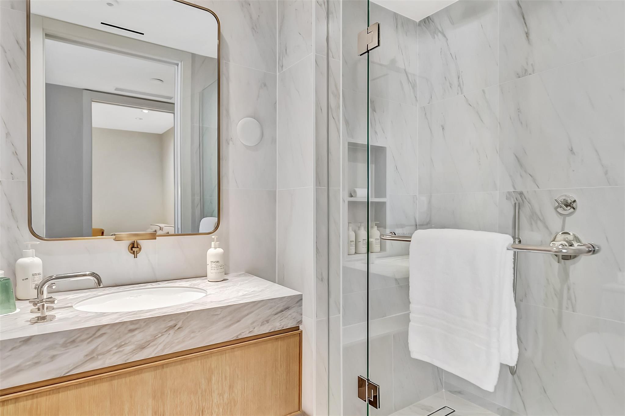 525 N Fort Lauderdale Bch Blvd #1607 Fort Lauderdale, FL 33304