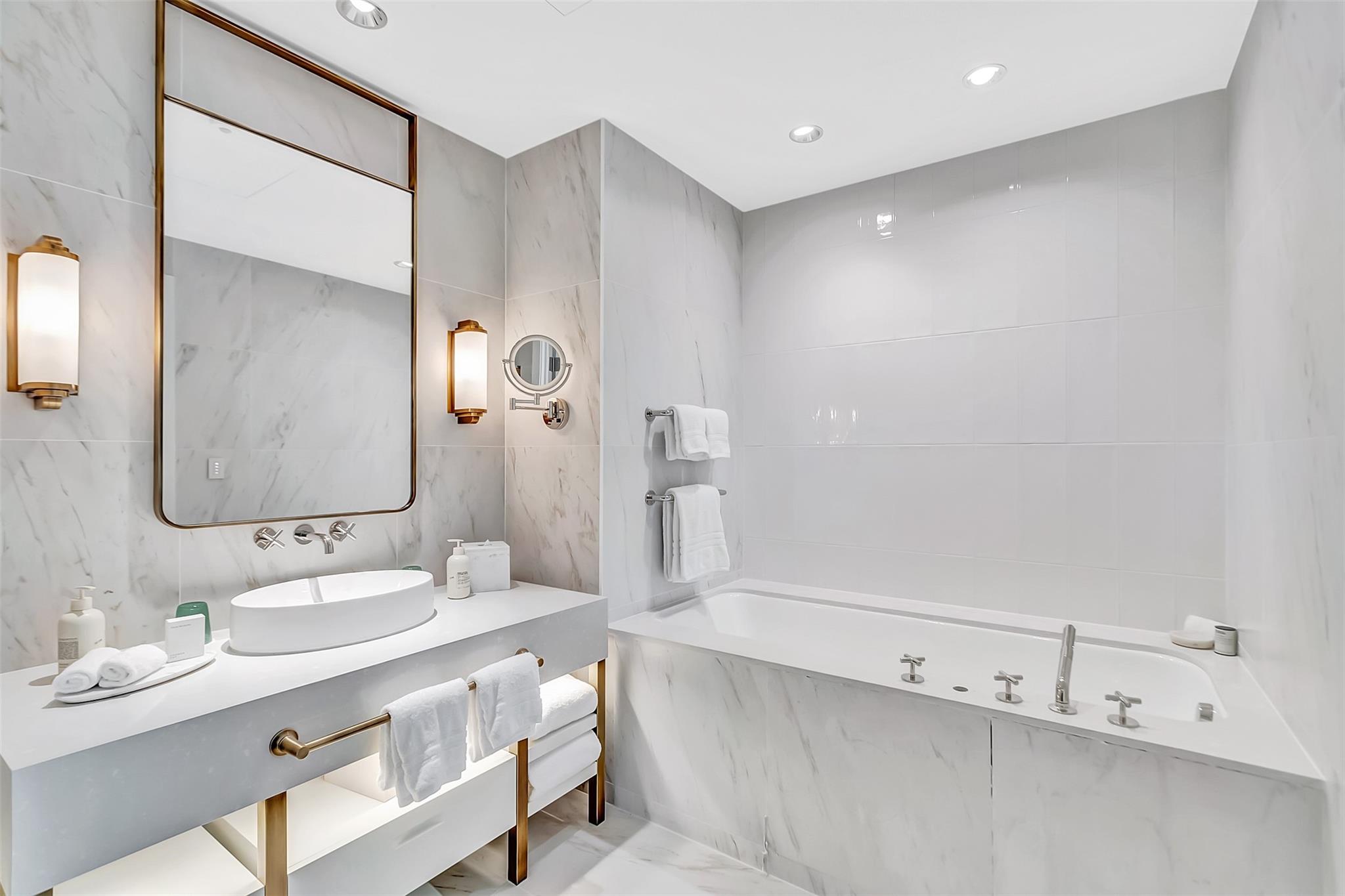 525 N Fort Lauderdale Bch Blvd #1607 Fort Lauderdale, FL 33304