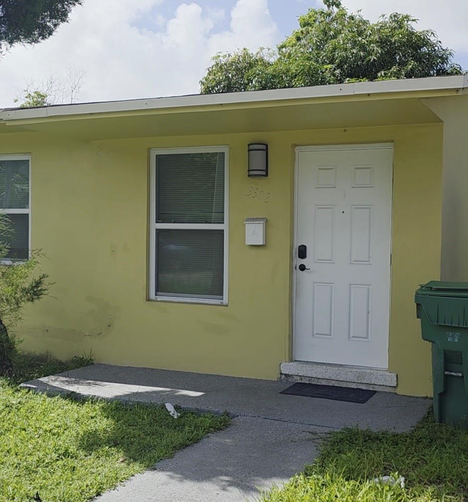 3300 SW 9th Ter