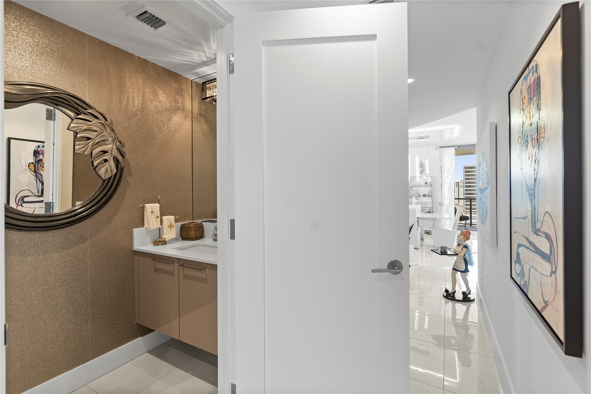 100 E Las Olas #1901 Fort Lauderdale, FL 33301