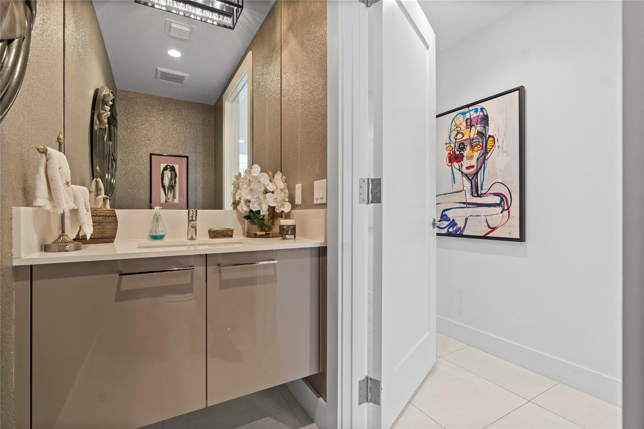 100 E Las Olas #1901 Fort Lauderdale, FL 33301