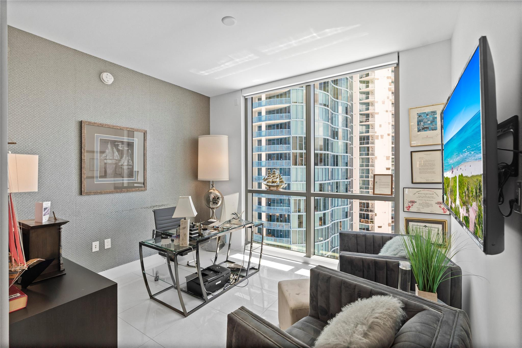 100 E Las Olas #1901 Fort Lauderdale, FL 33301