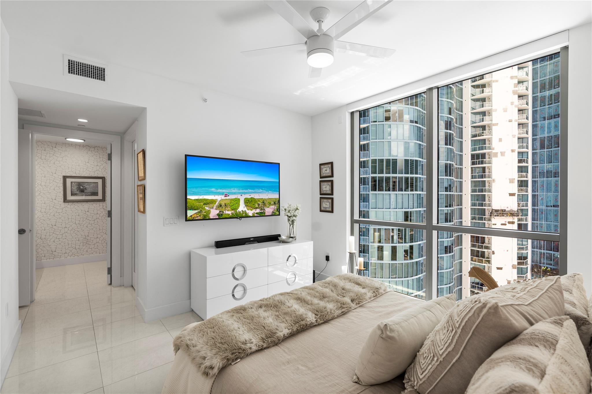 100 E Las Olas #1901 Fort Lauderdale, FL 33301
