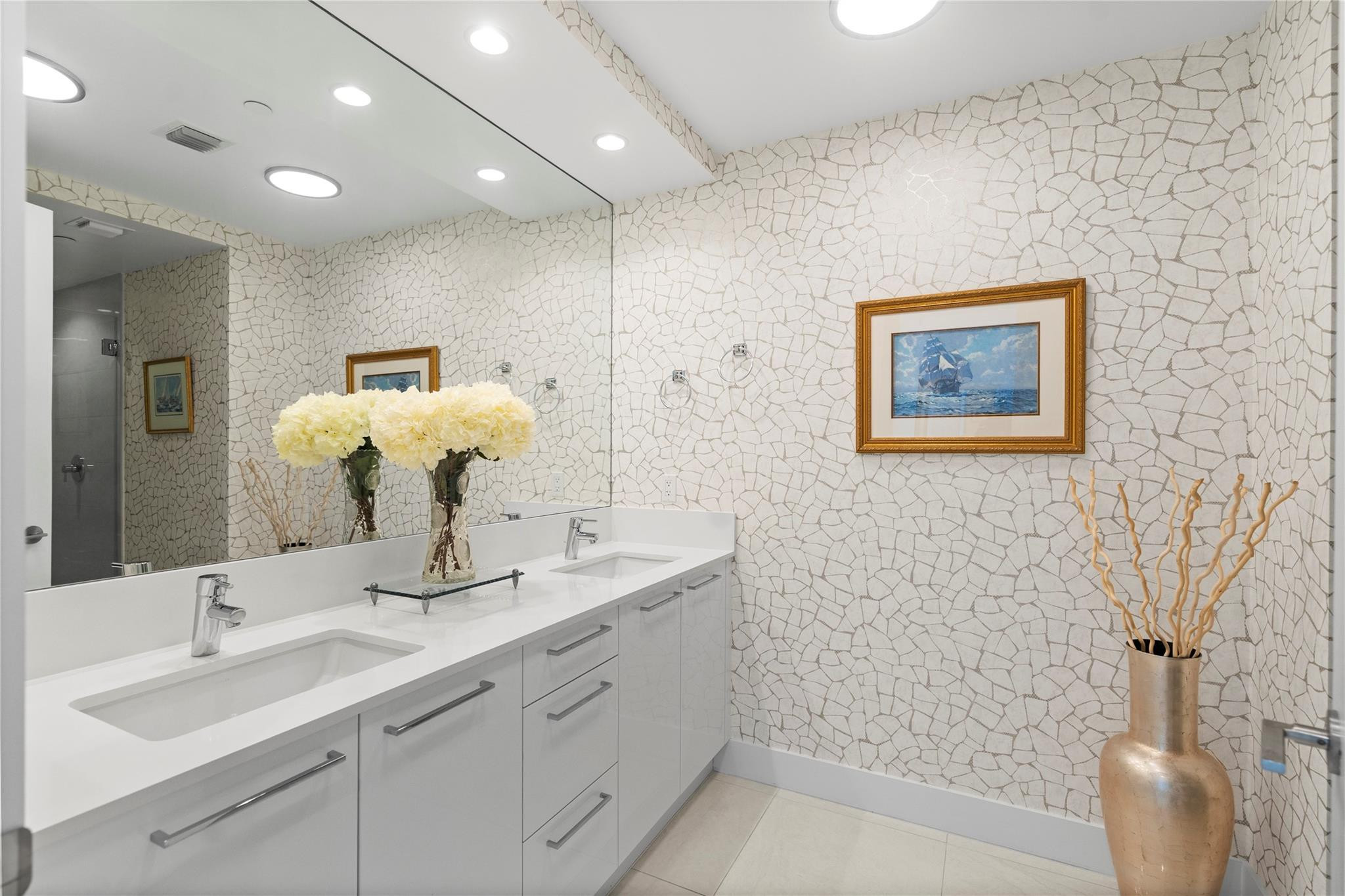 100 E Las Olas #1901 Fort Lauderdale, FL 33301