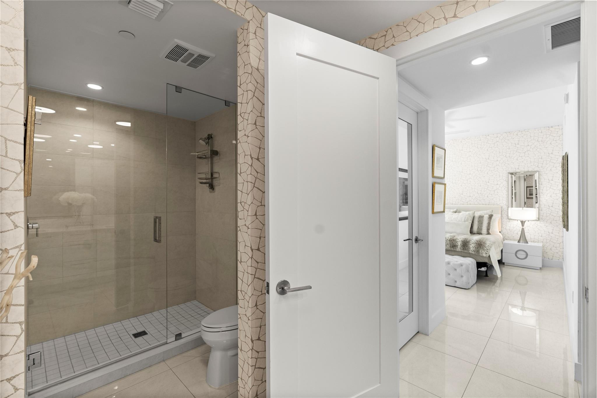 100 E Las Olas #1901 Fort Lauderdale, FL 33301