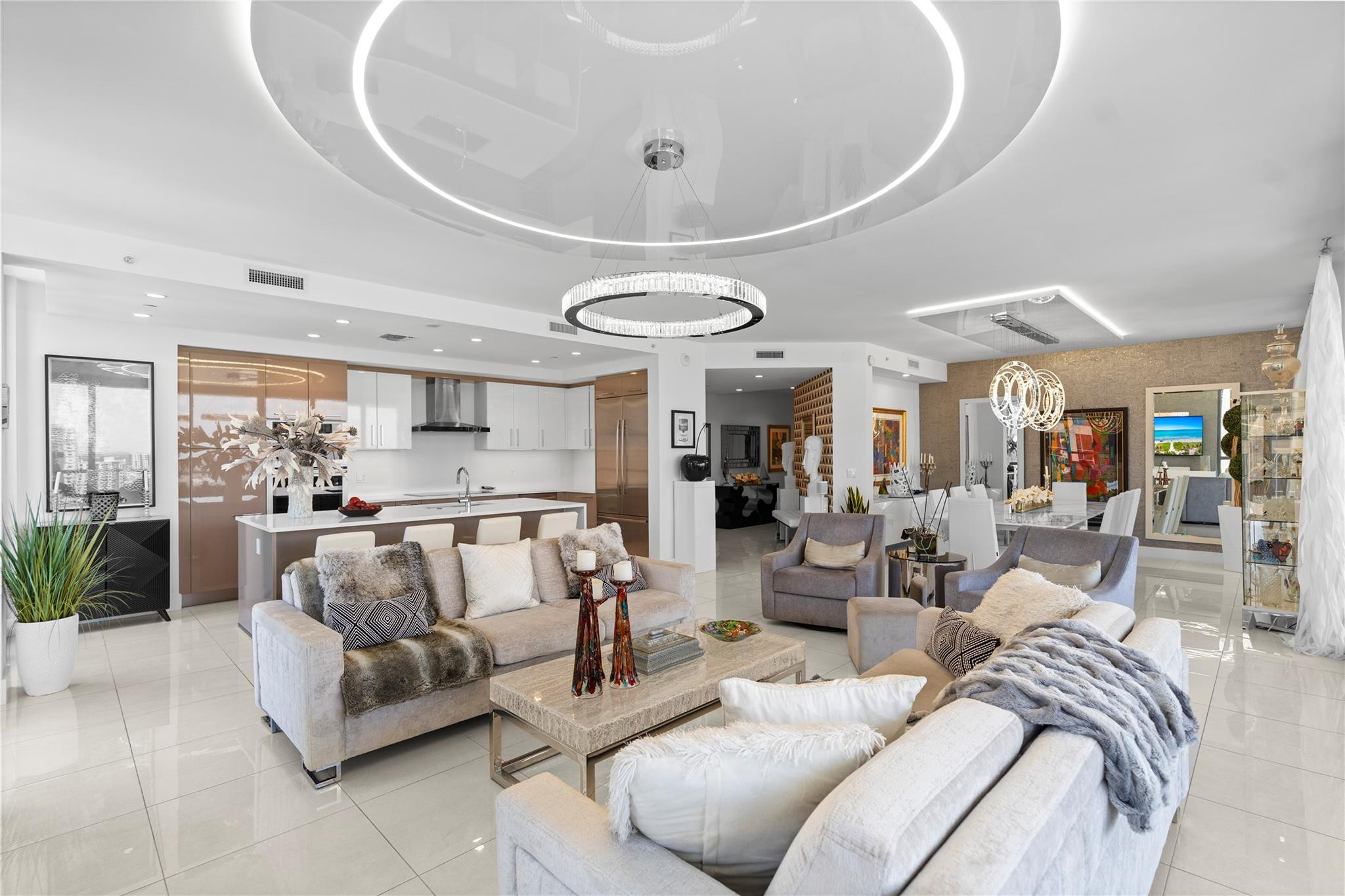 100 E Las Olas #1901 Fort Lauderdale, FL 33301