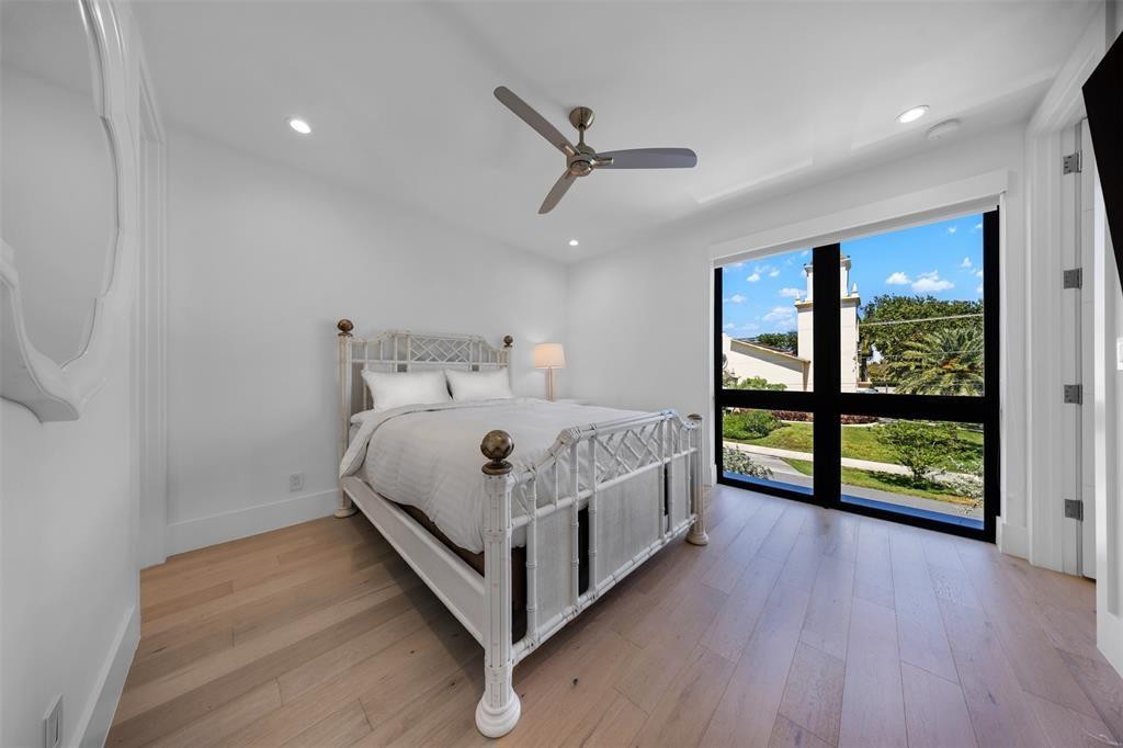 2001 Marietta Fort Lauderdale, FL 33316