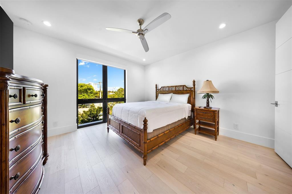 2001 Marietta Fort Lauderdale, FL 33316