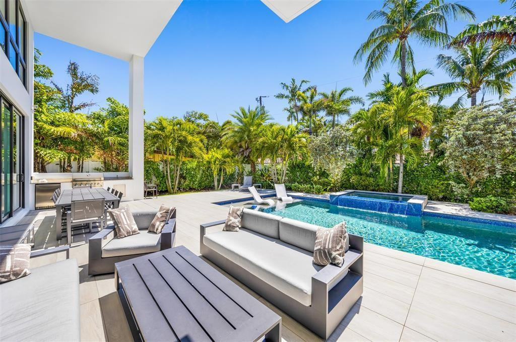 2001 Marietta Fort Lauderdale, FL 33316