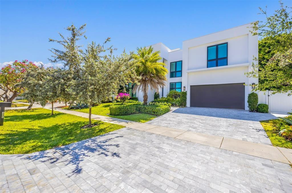 2001 Marietta Fort Lauderdale, FL 33316