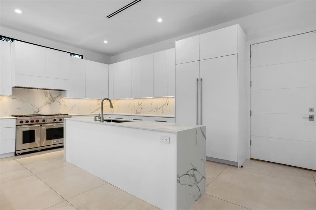 2001 Marietta Fort Lauderdale, FL 33316