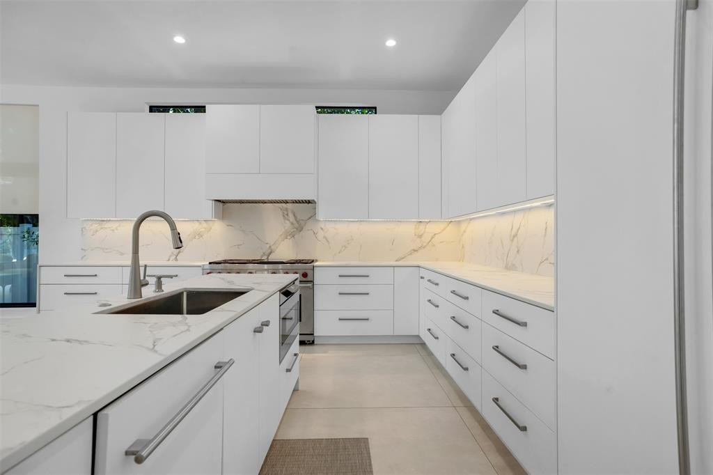 2001 Marietta Fort Lauderdale, FL 33316