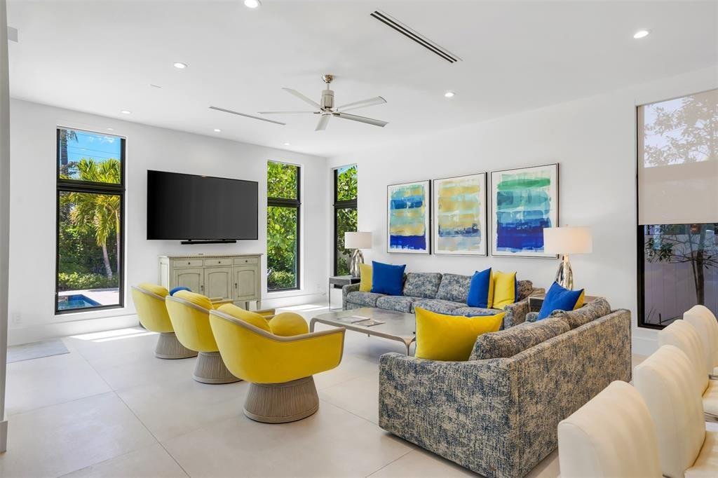 2001 Marietta Fort Lauderdale, FL 33316