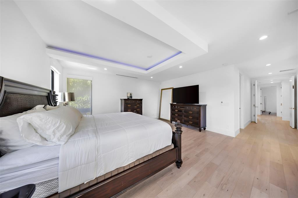 2001 Marietta Fort Lauderdale, FL 33316