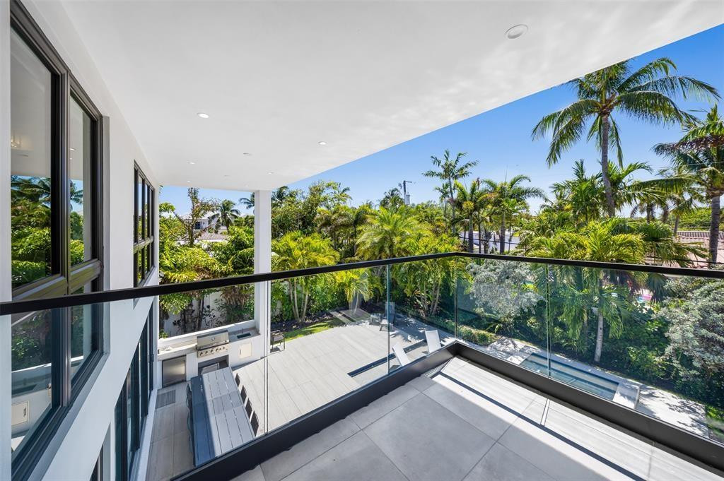 2001 Marietta Fort Lauderdale, FL 33316