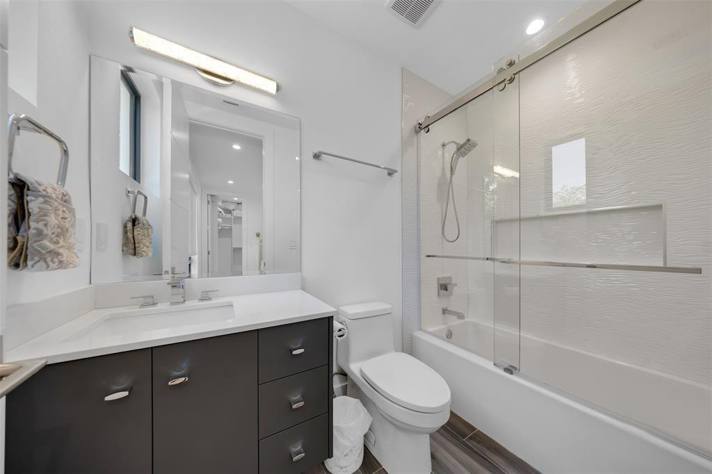 2001 Marietta Fort Lauderdale, FL 33316