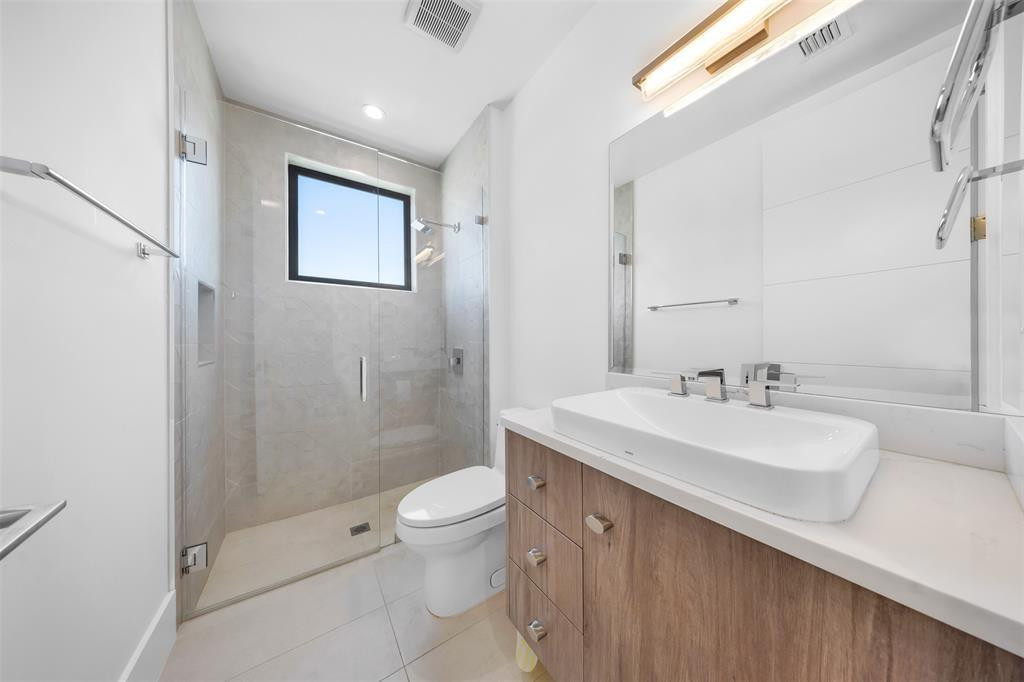 2001 Marietta Fort Lauderdale, FL 33316