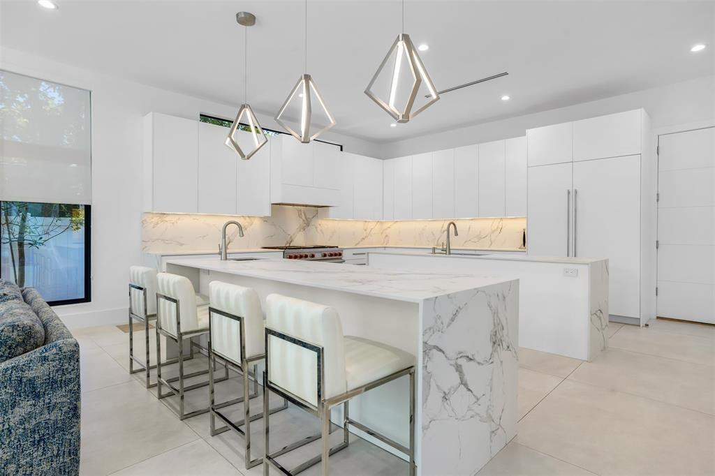 2001 Marietta Fort Lauderdale, FL 33316