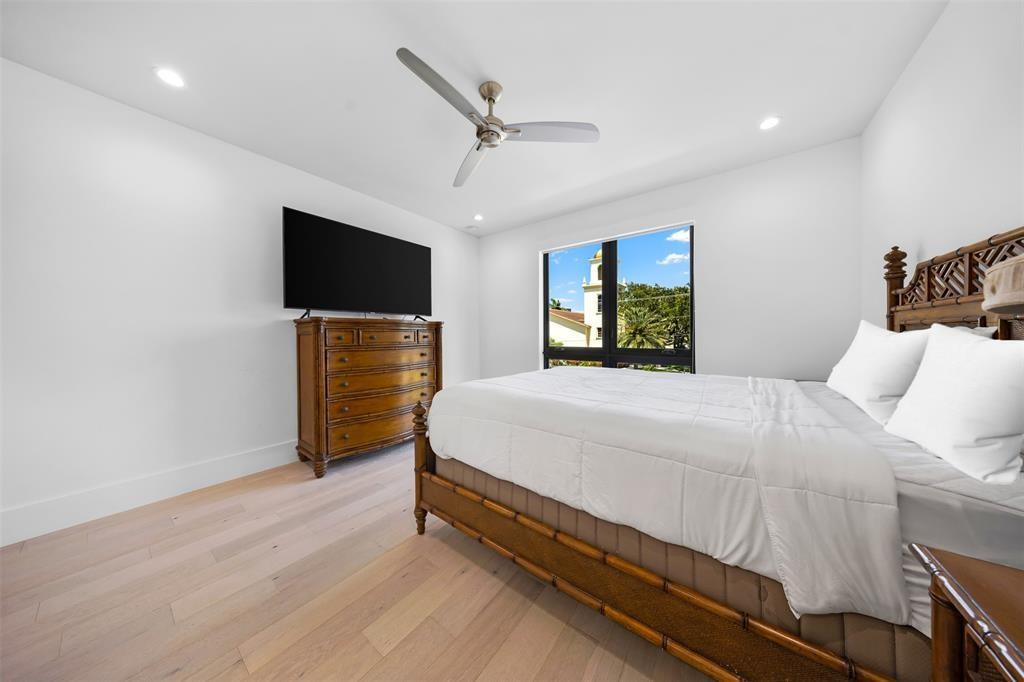 2001 Marietta Fort Lauderdale, FL 33316