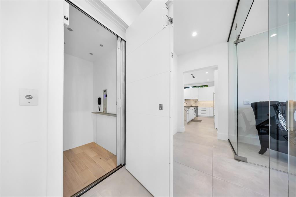 2001 Marietta Fort Lauderdale, FL 33316