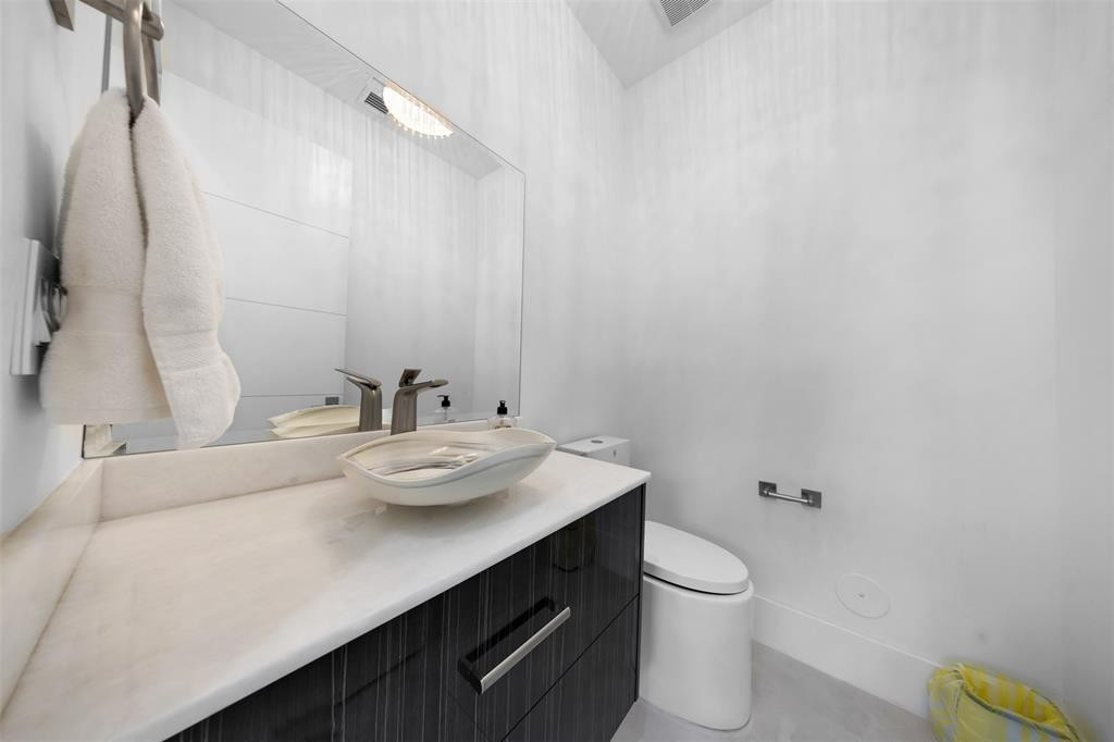 2001 Marietta Fort Lauderdale, FL 33316