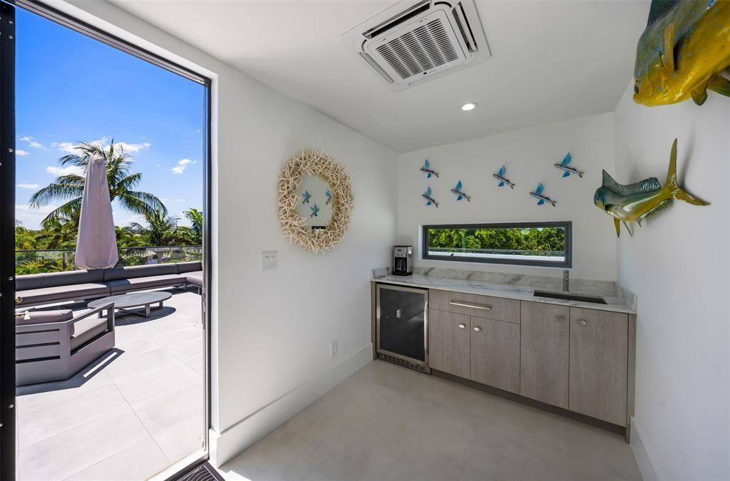 2001 Marietta Fort Lauderdale, FL 33316