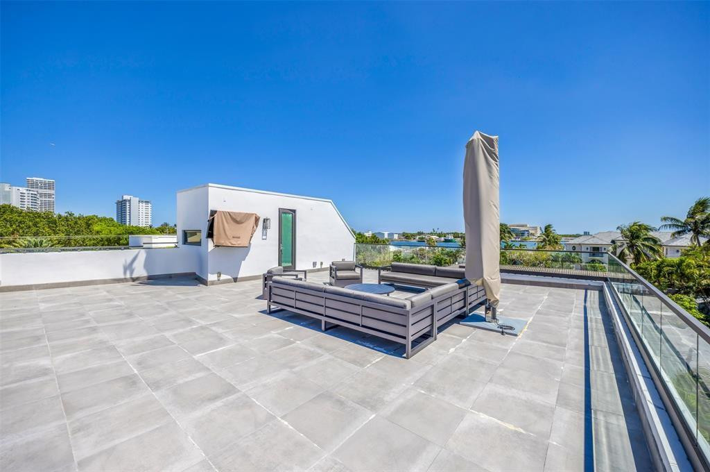 2001 Marietta Fort Lauderdale, FL 33316