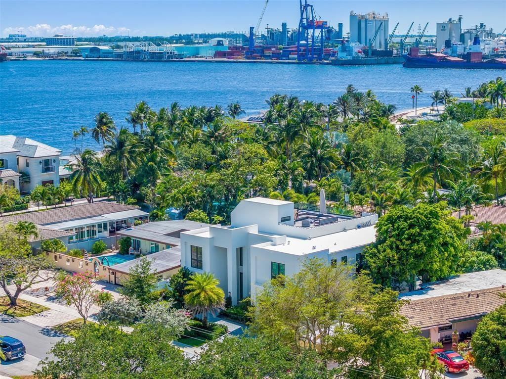 2001 Marietta Fort Lauderdale, FL 33316