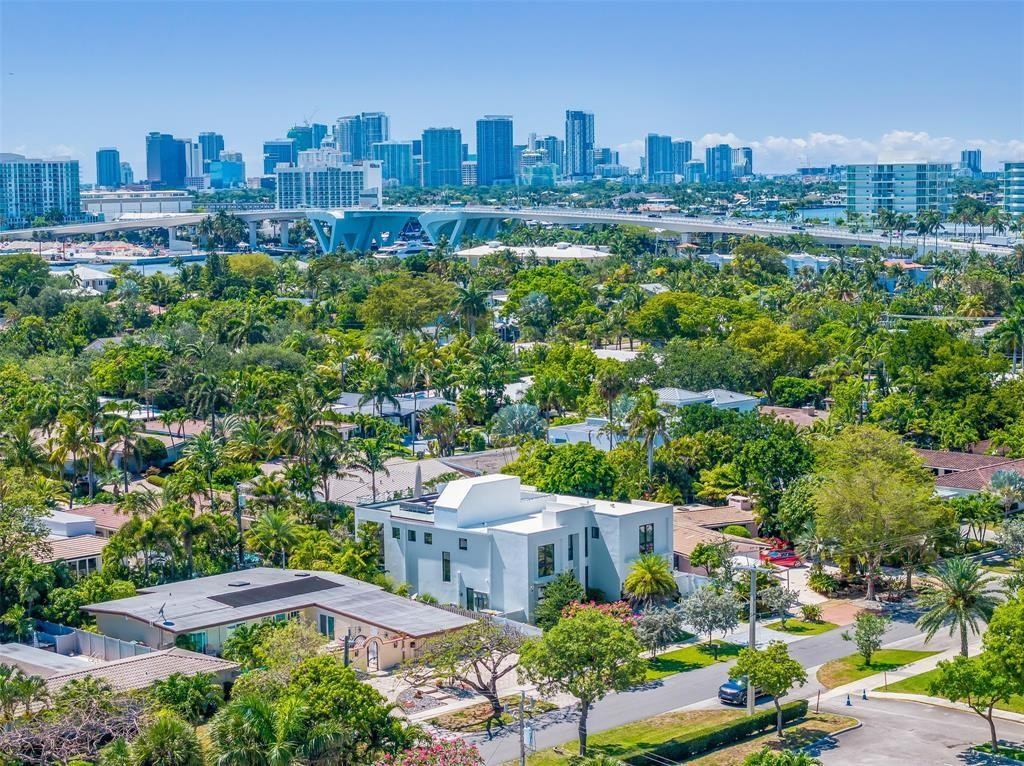 2001 Marietta Fort Lauderdale, FL 33316