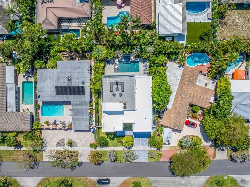 2001 Marietta Fort Lauderdale, FL 33316