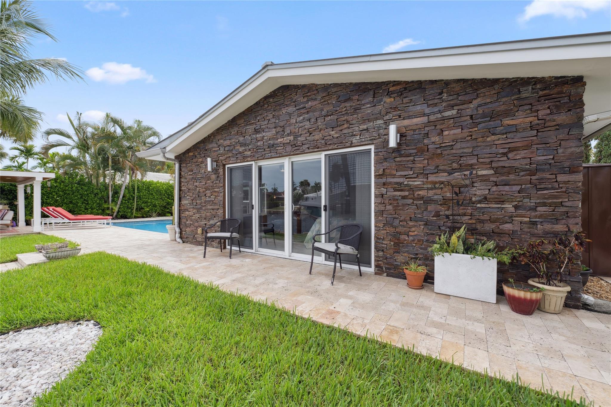 2761 NE 57th Ct Fort Lauderdale, FL 33308