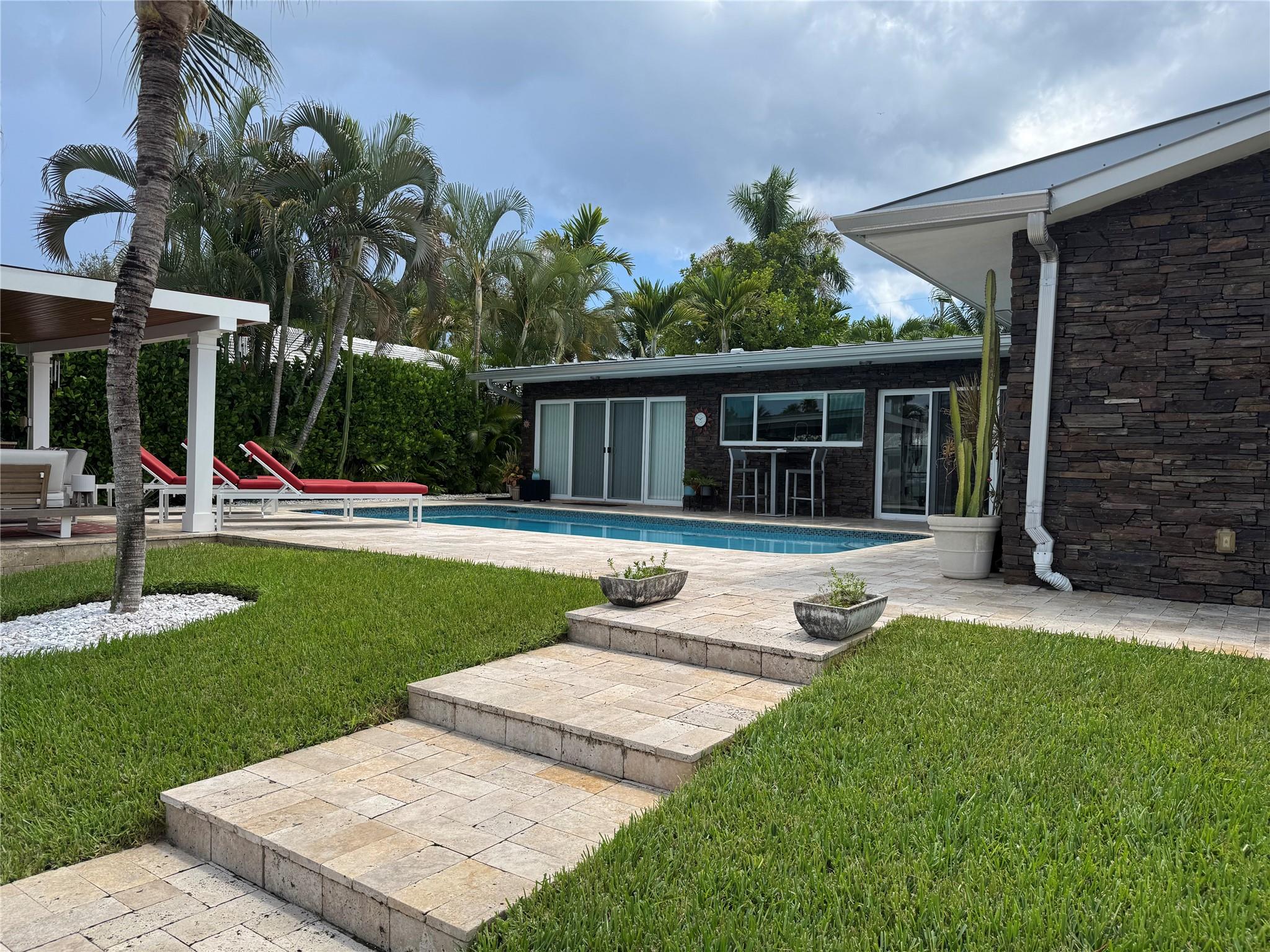 2761 NE 57th Ct Fort Lauderdale, FL 33308