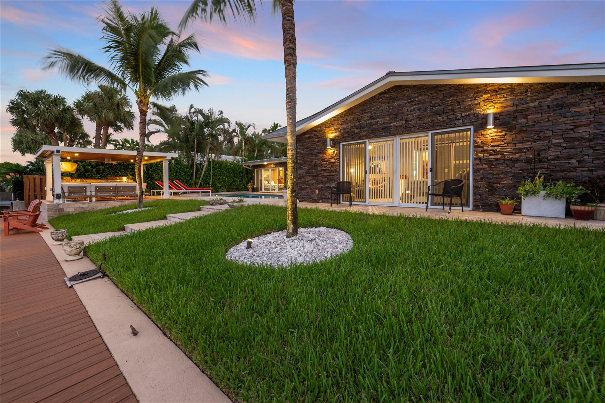 2761 NE 57th Ct Fort Lauderdale, FL 33308