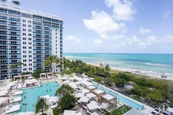 2301 Collins Ave #327