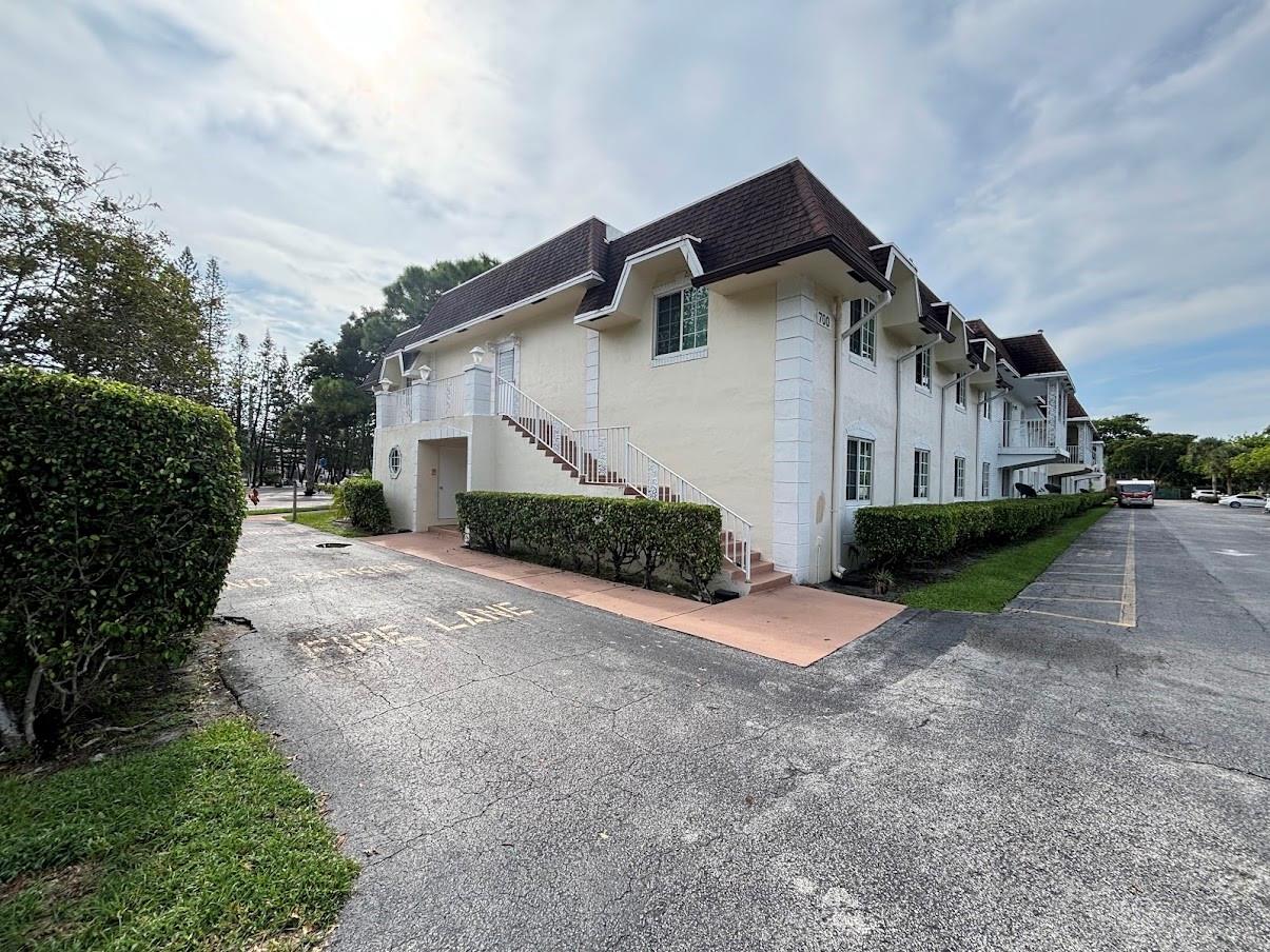 700 SE 2nd Ave #409